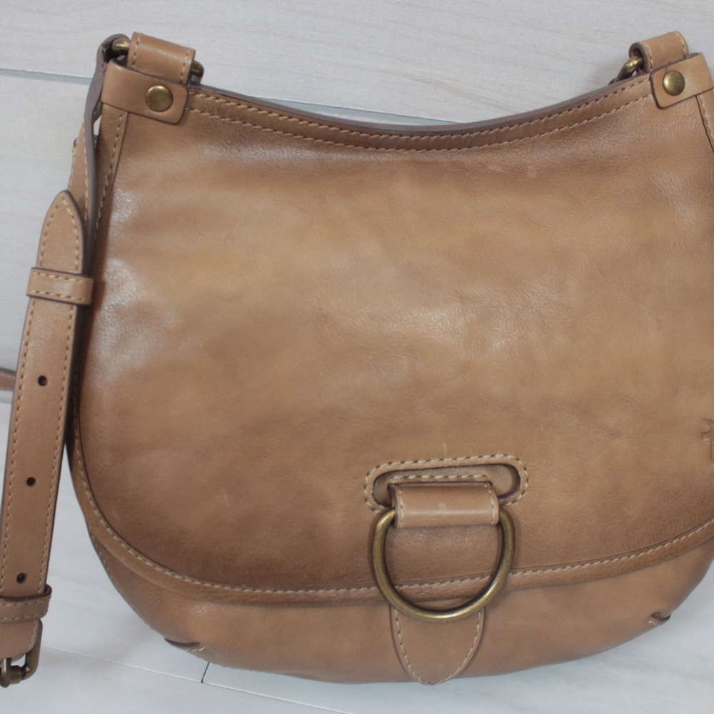 Frye NWT Lucy Crossbody Ring Saddlebag in Beige - Picture 2 of 8